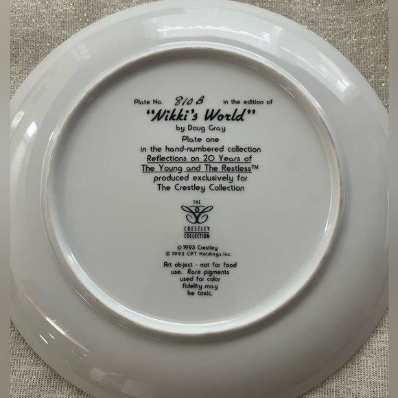 Y&R 1993 Edition 2 Collector Plates - Picture 4 of 5